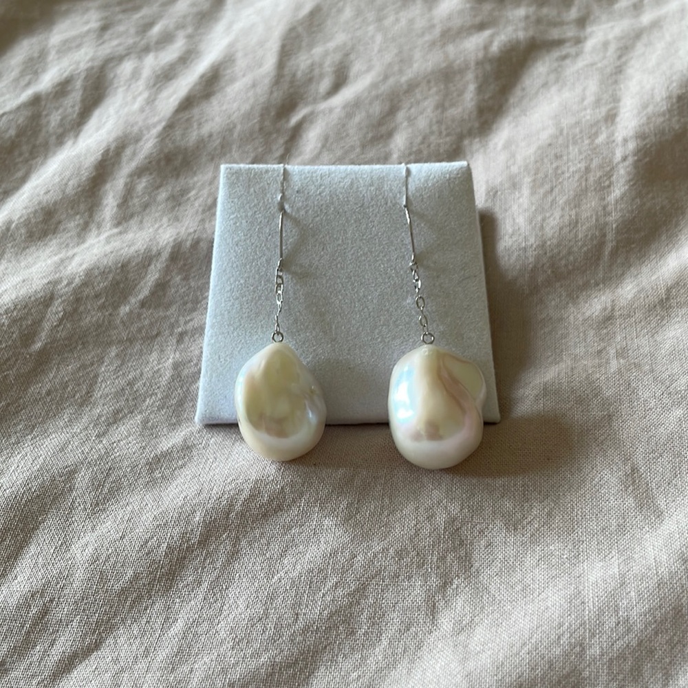 Perl Drop Earrings